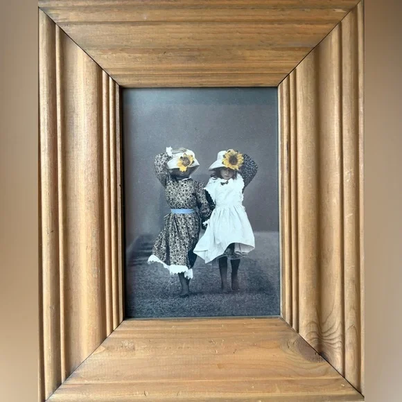 “Girlfriends” - two adorable girls in vintage dresses & hats with sunflowers - Picture 3 of 7